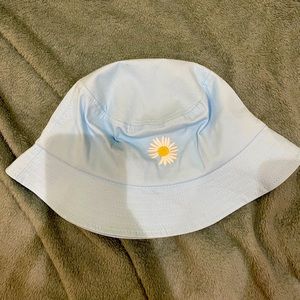 Forget-me-not bucket hat